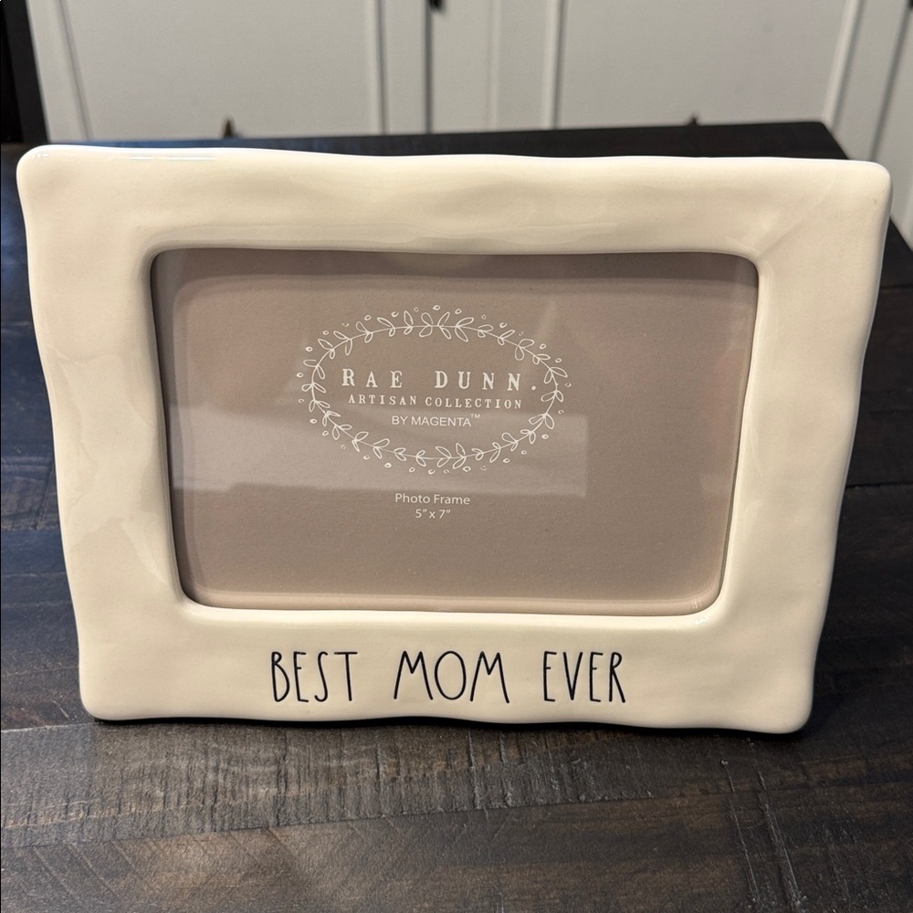 NWT Rae Dunn White Ceramic 'Best Mom Ever' Photo Picture Frame 5x7 Tabletop